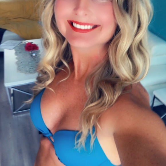 NWOT Victoria’s Secret blue hottie halter 34c - Picture 15 of 15